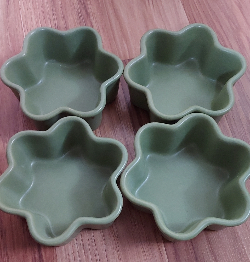 Chantal Flower Star Shaped Ramekin Baking 1 Cup Set of 4 Avocado Green  Ovenware